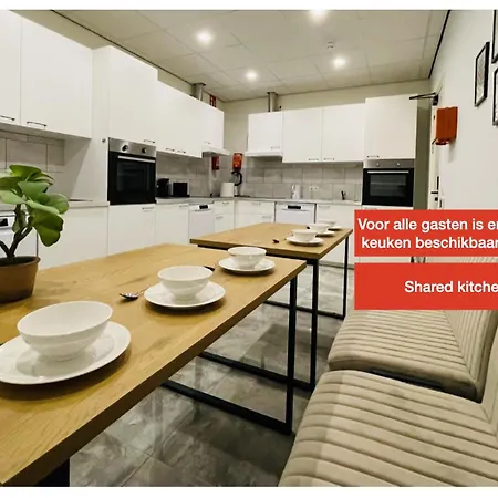 Daire Spacious W Ac, Center Raamsdonksveer