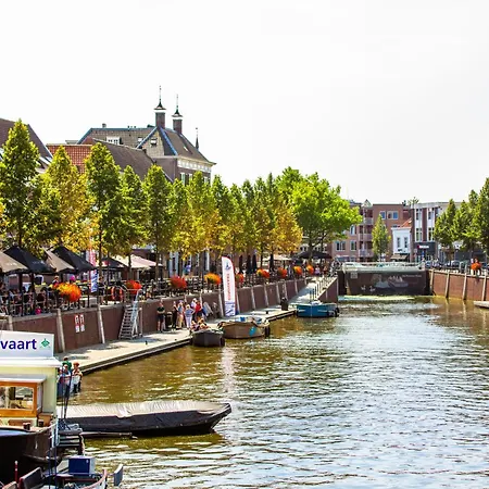 Spacious W Ac, Center Raamsdonksveer