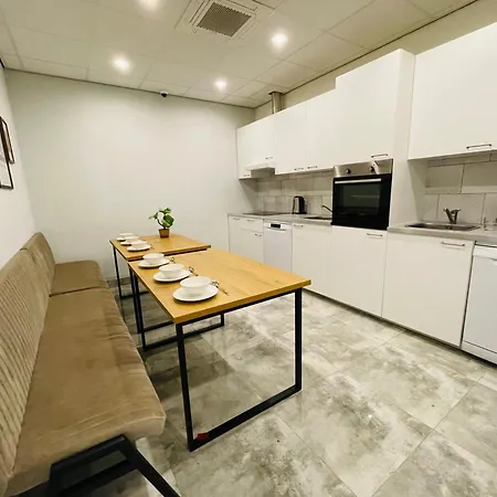 Spacious W Ac, Center *